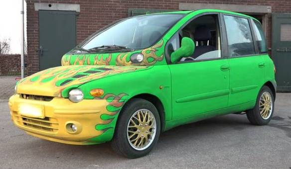 Green Fiat Multipla